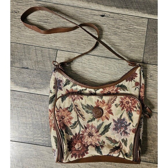 Basic Editions Handbags - Basic Editions Vintage Floral Crossbody Purse
